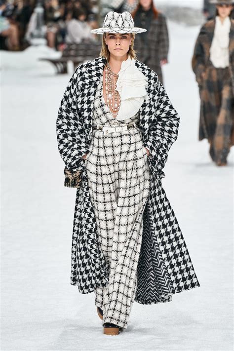 tailleur chanel 2019|Chanel fashion week.